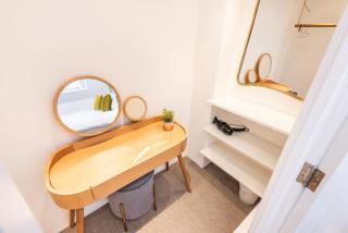 12 Bootham Court · Stylish Modern 2-Bed Flat in York with Parking - Pass the Keys - 5
