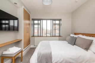 51 Main Avenue · Luxurious Modern York House with Garden Parking - Pass the Keys - 5