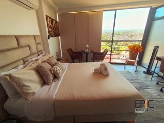 Epic Suite 303 Luxury Loft Airport - 1