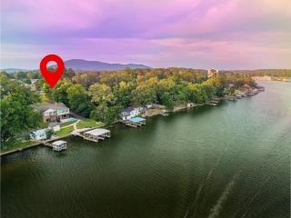7 Bedroom Lakefront w/ Heated Pool & Hot Tub - 2