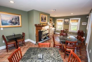 Gazebo Inn - 8