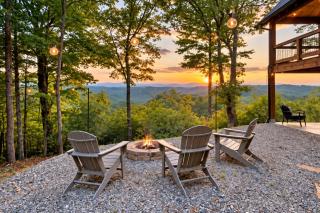 Deck, Panoramic Views: Serene Mineral Bluff Cabin! - 9