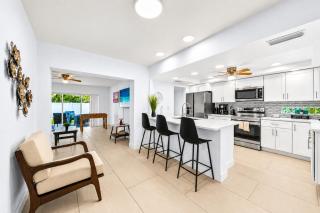 Experience Bliss Relaxing Retreat Near Treasure Island Beaches - 9