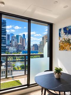 Southbank 1BR - Pool, Sauna & Free Parking - 0