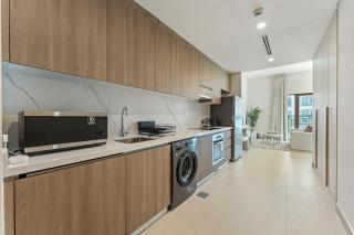 Serene Fairways Studio in Yas Golf Collection - 3