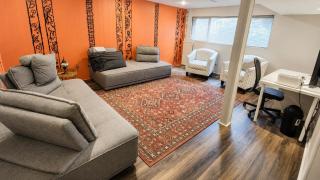 Spacious 3BR Home with Free Parking - 1