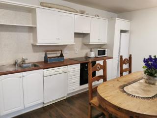 Lovely Seaside One Bedroom Apartment Westport - 1