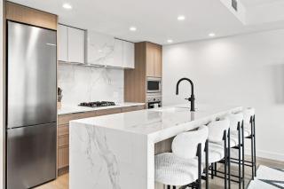 Lakeview Luxury - 5