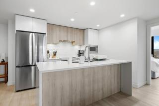 Beach Aqua Retreat 2BR Waterfront Suite Kelowna - 2