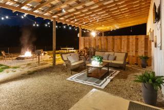 3 Bedroom Unique Cabin l Hot Tubs l Fire Pits l Brimstone l River Access - 0