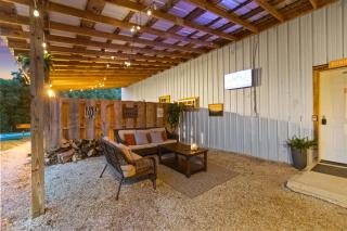 3 Bedroom Unique Cabin l Hot Tubs l Fire Pits l Brimstone l River Access - 7