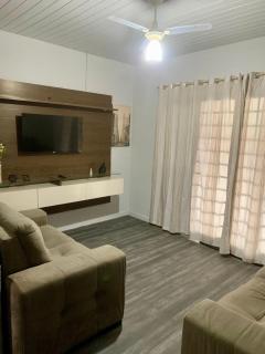 Casa confortável para até 4 hóspedes, ventiladores, Wi-Fi, TV - 0