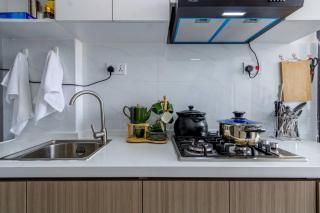 Sleek Kilimani 1BR Apartment - 1