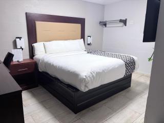Budget Inn - 0
