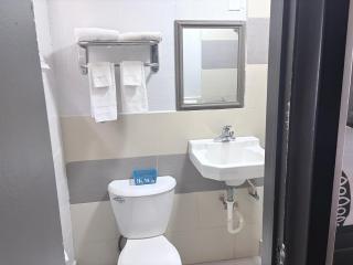 Budget Inn - 6