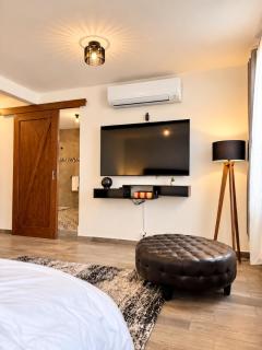 Vintage 3BR Coyoacán Apt w Free Parking - 3
