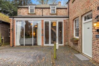 No. 1 - Laurel Cottage - Pass the Keys - 4
