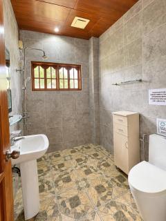 Private beachfront accommodation with ocean view and direct reef access - 3