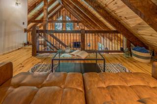 Foxhole Cabin, New custom log cabin in Shenandoah Valley - 3