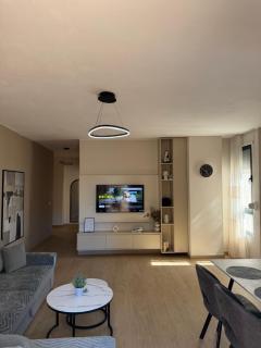 Seaside Grand Stay Apartment - 8