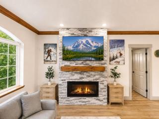 Designer King Villa Near Park City - Pool - 2072 - 0