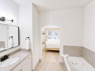 Designer King Villa Near Park City - Pool - 2072 - 5
