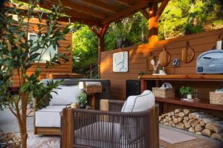 Boutique Tiny Home Retreat - Private Hot Tub & Gazebo - 2