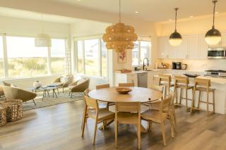 Beachfront Luxe Hot Tub Game Room 5BR Sleeps 14 Westport Escape - 1