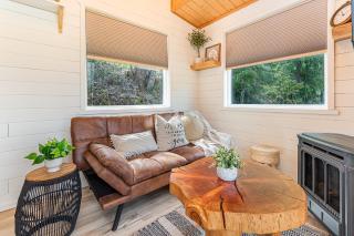 Boutique Tiny Home Retreat - Private Hot Tub & Gazebo - 6