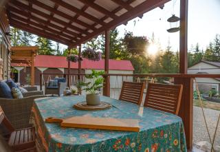 Boutique Tiny Home Retreat - Private Hot Tub & Gazebo - 7