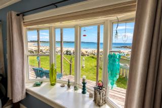 Oceanfront Beach House - Seaside Accommodations - 9