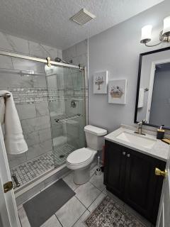 The Cozy Sanctuary - Sleeps 8, Near Parks and Airport - 2