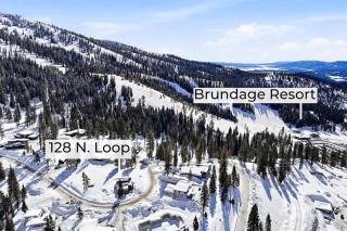 McCall 4BR House • Fireplace • Near Brundage - 4