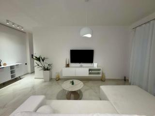 White House Apartments - 5