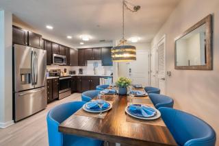 VCR2-104 - 3BR condo sleeps 8 near convention - 0