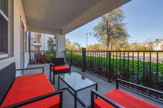 VCR1-107 - 3BR condo sleeps 8 near universal - 9