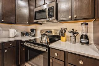 VCR1-305 - 3BR condo sleeps 8 at Vista Cay Resort - 3