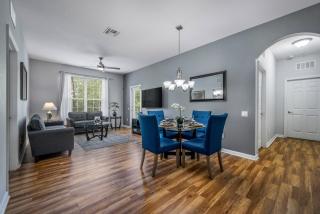 IS3-205 - 3BR condo sleeps 8 near universal - 0