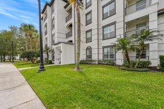 IS2-104 - 3BR condo sleeps 8 near universal - 7