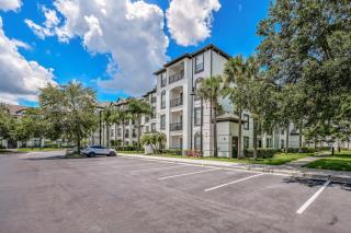 IS3-305 - 3BR condo sleeps 8 near universal - 6