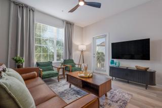 IS3-305 - 3BR condo sleeps 8 near universal - 8