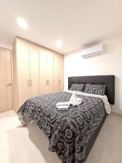 Seaside Romantic Retreat - 7