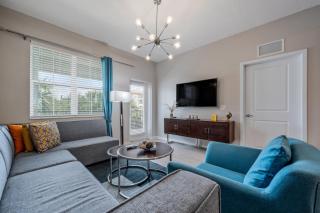 VCR2-205 - 3BR condo sleeps 8 near universal - 8