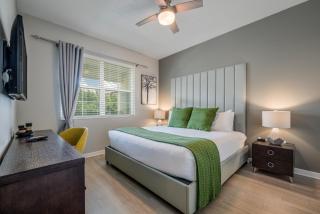 VCR2-205 - 3BR condo sleeps 8 near universal - 9