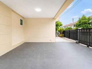 Fully Renovated 4Bdr home in Supalai Essence - 7