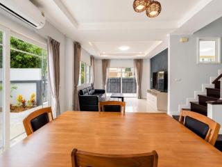 Fully Renovated 4Bdr home in Supalai Essence - 4