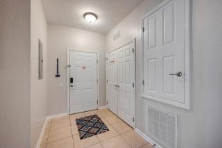 IS2-406 - 3BR apartment sleeps 8 near Vista Cay - 7