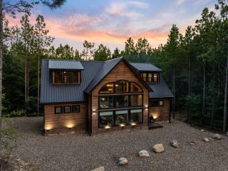 Luxury 4-bedroom cabin with a Barrel Sauna, Unique Playscape, Pet-friendly - 0