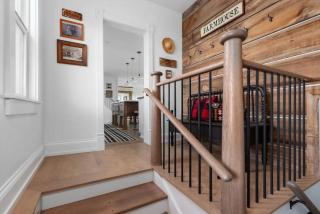 Highland Farmhouse Countryside Retreat with Farm Charm - 9