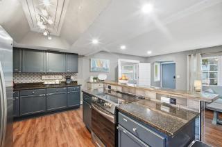 Family Home with Heated Pool & Spa and a Fenced Yard - 5